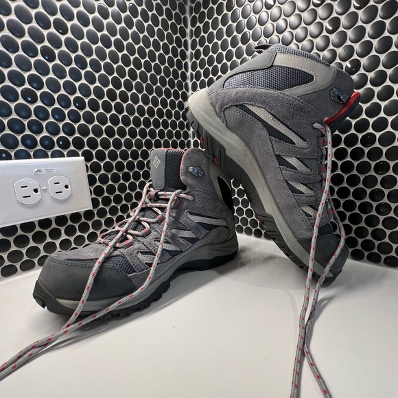 Columbia Shoes - Gently Worn size 10 Colombia high top Work/Hiking Boots